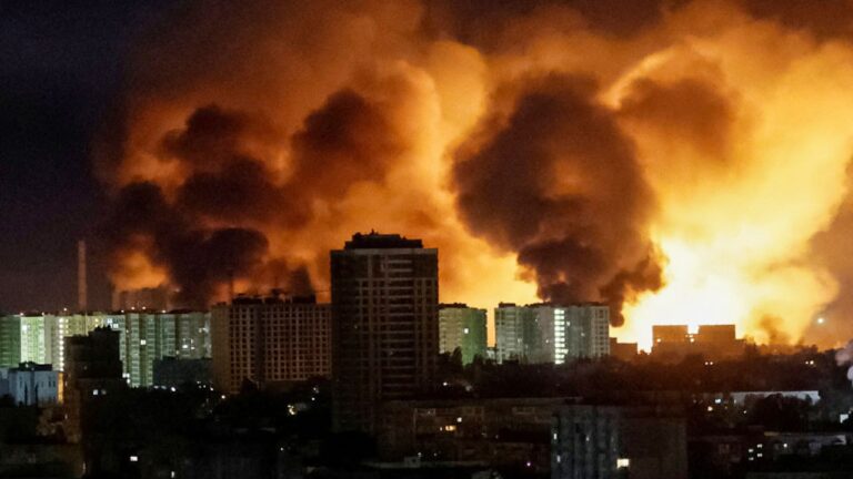 ট্রাম্প-জেলেনস্কি বৈঠকের আগে ইউক্রেনে ভয়াবহ হামলা চালাল রাশিয়া