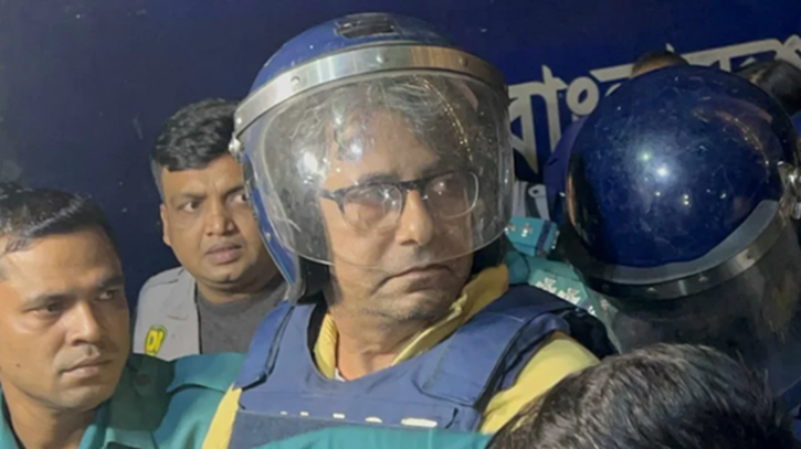 আমি প্রশ্ন করি, গোলামি করি না—আনিস আলমগীর