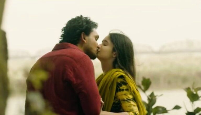 ফাঁস হওয়া চুমুর বিষয়ে যা বললেন ঐশী