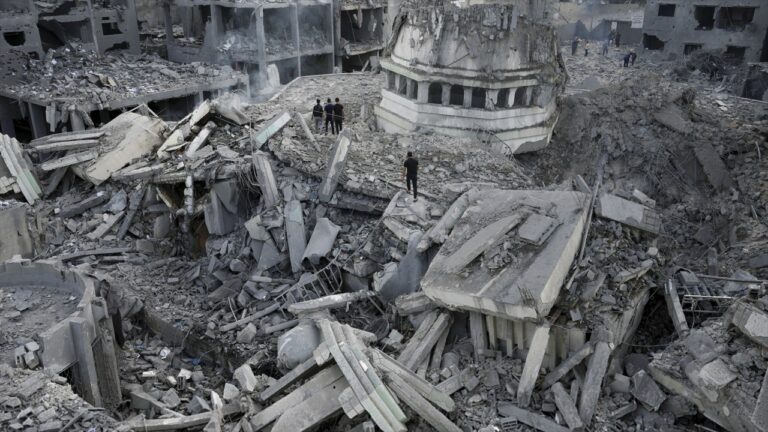 গাজায় ধ্বংসস্তূপ থেকে ৪৫ মরদেহ উদ্ধার