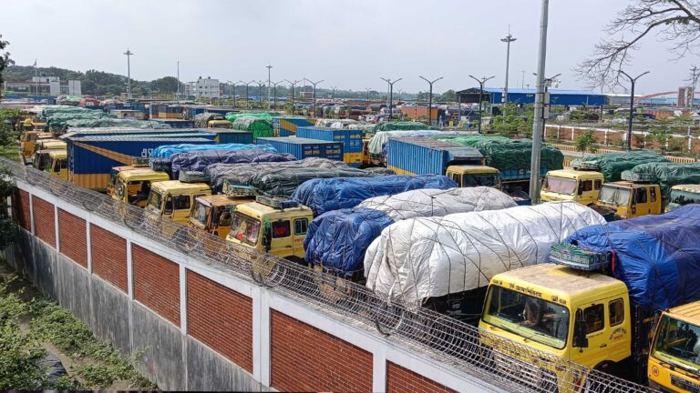 দুই মাস ধরে বেনাপোলে জমে আছে ১০০ কোটি টাকার সুপারি