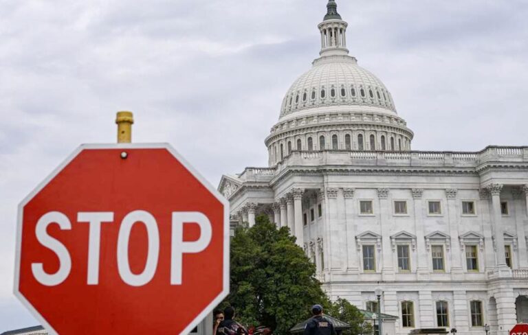 মাত্র ৩ মাসের মাথায় আবারো ‘শাটডাউনে’ যুক্তরাষ্ট্রের সরকার
