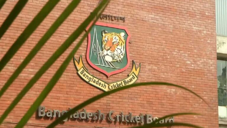 আইসিসির অনুরোধেও অনড় বিসিবি