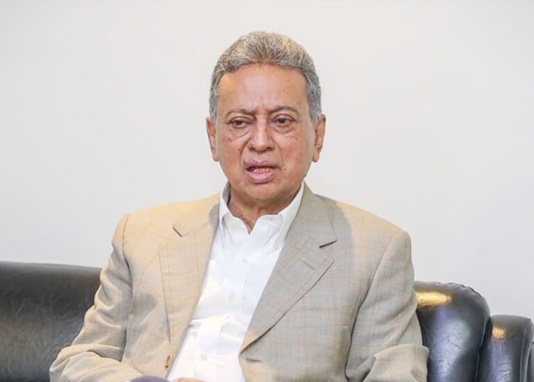 অর্থমন্ত্রী আমীর খসরু মাহমুদ চৌধুরী