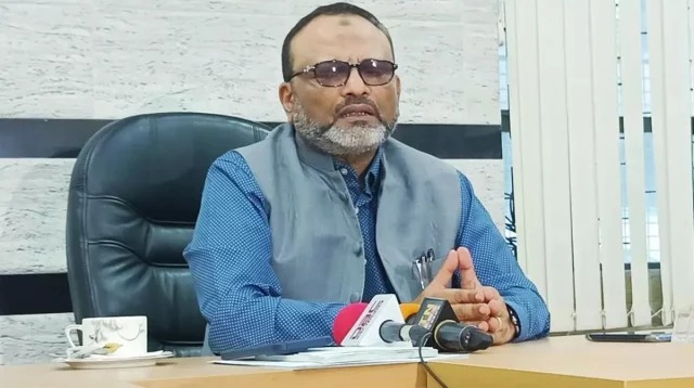 ঢাবি উপাচার্যের পদ থেকে অব্যাহতি চেয়ে আবেদন নিয়াজ আহমদের