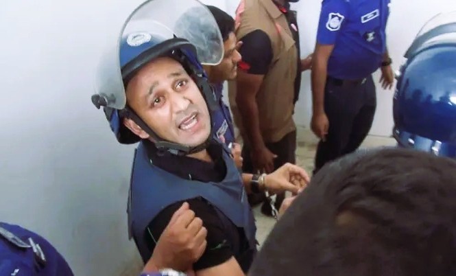 দীর্ঘদিনের রিমান্ড ও বন্দিত্ব: ব্যারিস্টার সুমনের মুক্তির দাবি জোরালো হচ্ছে