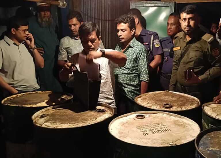 সারা দেশে অভিযানে ২ লাখ ৮ হাজার ৬৫০ লিটার তেল উদ্ধার