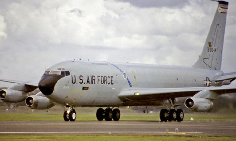 ইরানে হামলায় ঘাঁটি ব্যবহারে বাধা, চলে গেল মার্কিন যুদ্ধবিমান