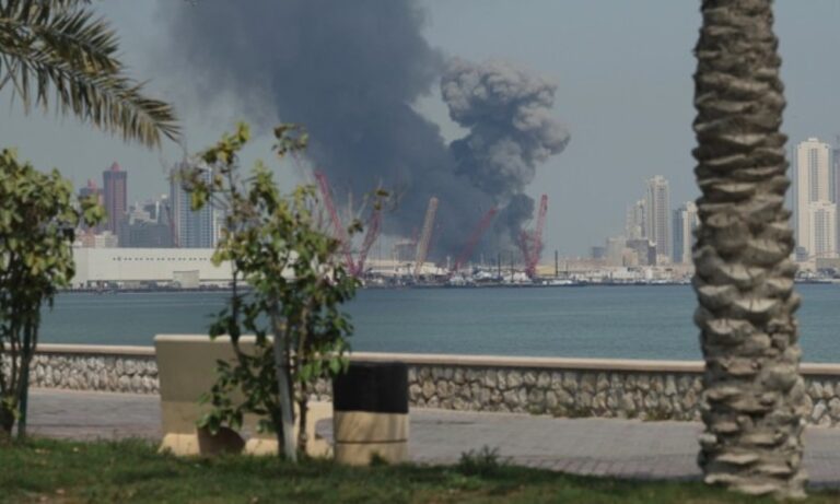 বাহরাইনে মার্কিন বিমানঘাঁটিতে হামলার দাবি আইআরজিসির