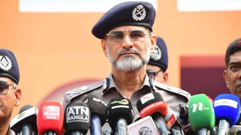 ভাড়া নিয়ন্ত্রণে ঈদের সময় কাউন্টারগুলোতে চার্ট টানিয়ে রাখতে হবে