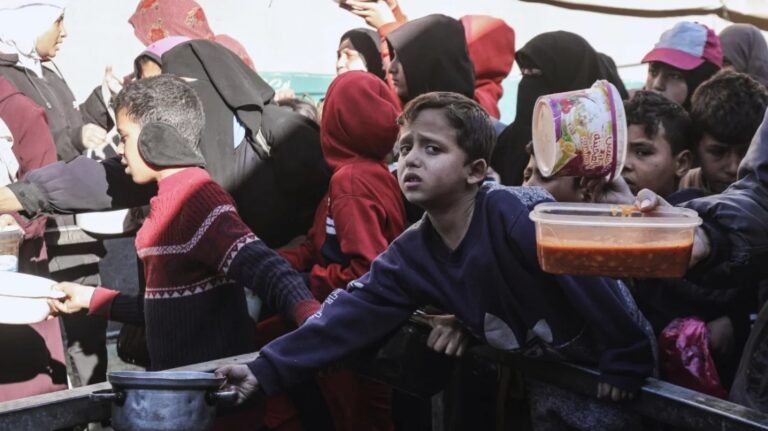 ইসরায়েলের অবরোধে ২০ লাখ গাজাবাসী খাদ্যসংকটে