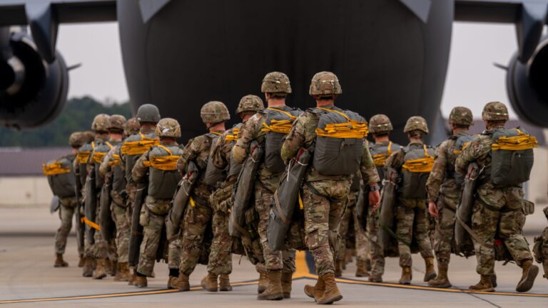 ইরানে স্থল আক্রমণে পাঠানো হল হাজার হাজার সেনা