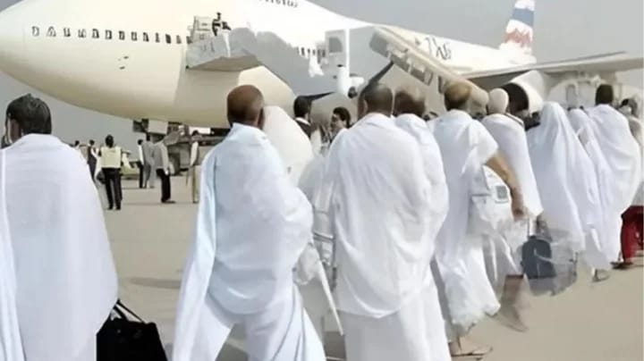 হজযাত্রীদের জন্য টিকিটপ্রতি খরচ কমলো ১২ হাজার টাকা