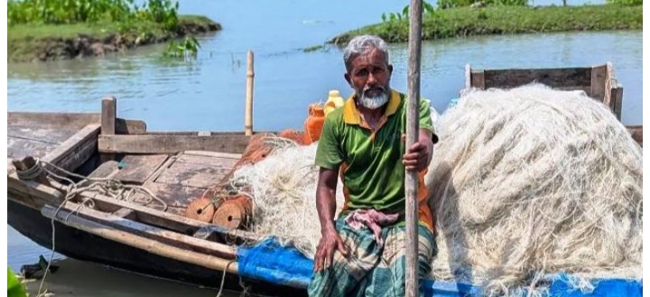 তীব্র ডিজেল সংকটে নদীতে যেতে পারছেন না পটুয়াখালীর জেলেরা