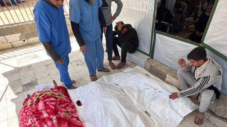 কীভাবে ব্যাংকার, আমলা এবং নীরব দর্শকেরা গাজায় ইসরায়েলের গণহত্যাকে টিকিয়ে রাখে?