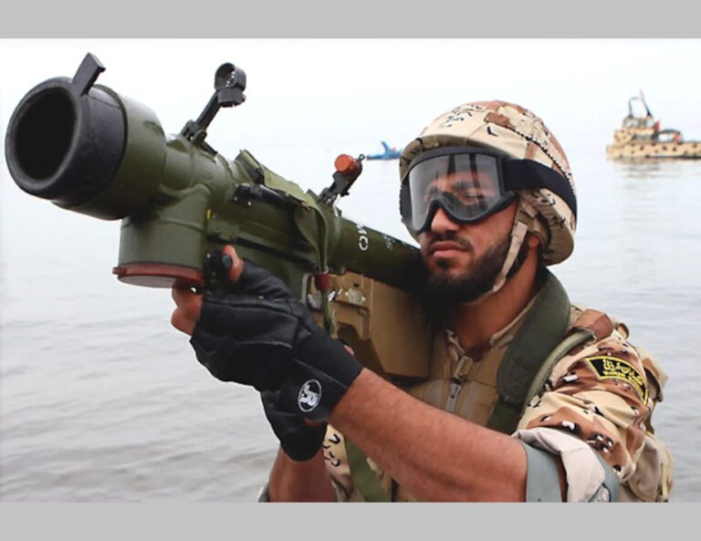 কাঁধ থেকে ছোড়া মিসাইলেই ধূলিসাৎ এফ-১৫