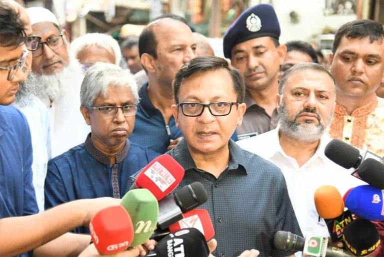 চামড়াশিল্পকে রপ্তানিমুখী খাতে পরিণত করার লক্ষ্য সরকারের: বাণিজ্যমন্ত্রী