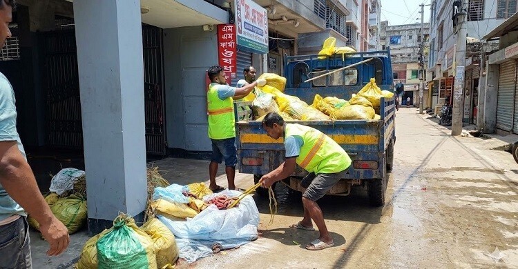 কোরবানির ৫১ হাজার টন বর্জ্য অপসারণ করল ঢাকার দুই সিটি করপোরেশন