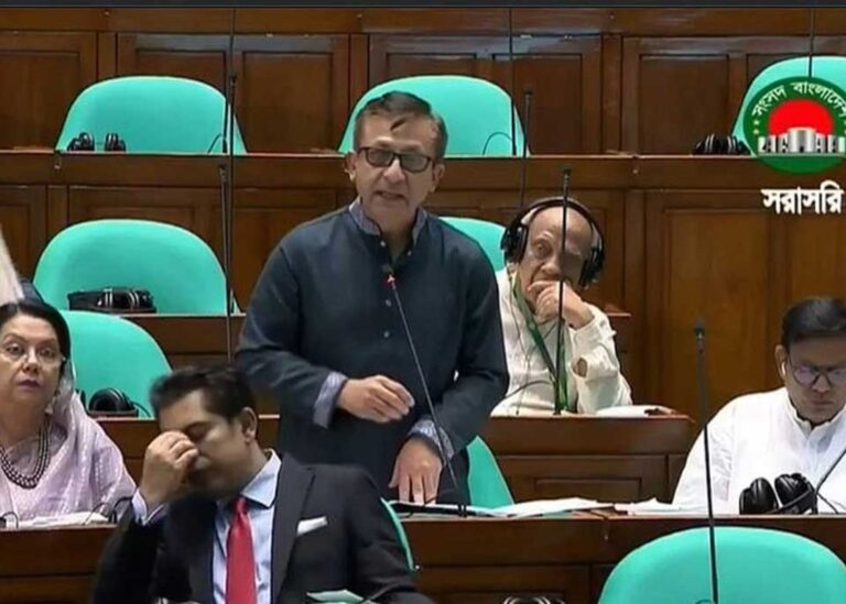 গত অর্থবছরের বাণিজ্য ঘাটতি ২৪ হাজার মিলিয়ন মার্কিন ডলার: বাণিজ্যমন্ত্রী