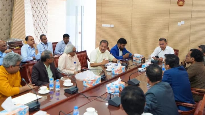 সরকারের তোষামোদ নয়, সত্য প্রকাশে গণমাধ্যমকে আহ্বান প্রধানমন্ত্রীর