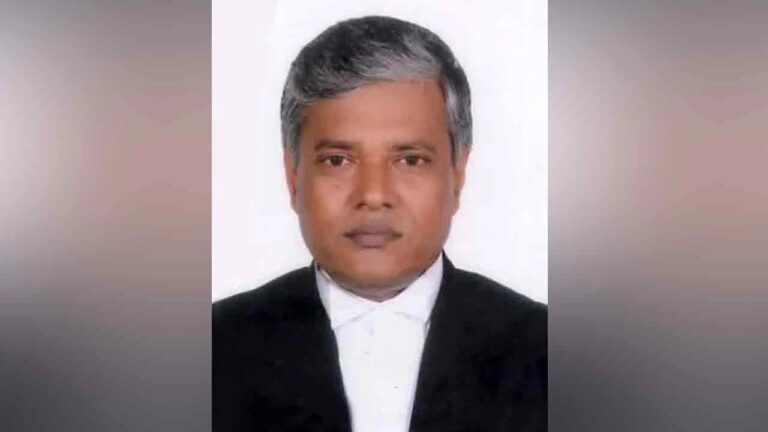 ডেপুটি অ্যাটর্নি জেনারেলের পদ ছাড়লেন বদিউজ্জামান তপাদার