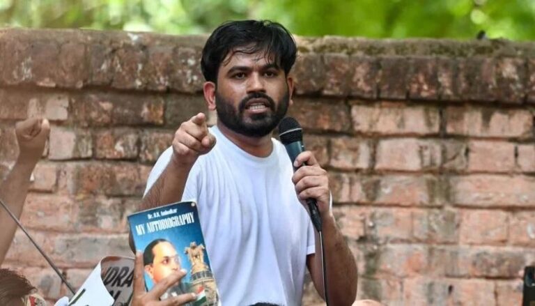 ভারতের নতুন প্রজন্মের আলোচিত মুখ অভিজিৎ দীপকে