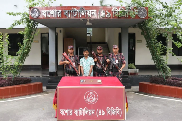 যশোরে ১ কোটি ৪০ লাখ টাকার স্বর্ণের বারসহ আটক ১