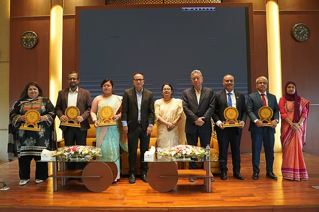 উদ্ভাবনী সেবায় সেরা পাঁচ আর্থিক প্রতিষ্ঠান