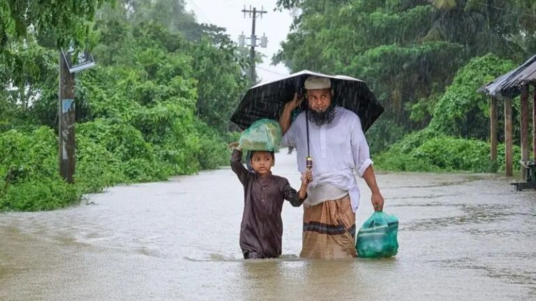 ভারী বৃষ্টি ও বন্যা পরিস্থিতি কোন দিকে যাচ্ছে?
