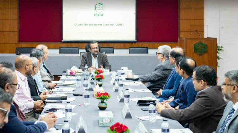 পিকেএসএফের সঙ্গে ১১ ব্যাংক ও এক আর্থিক প্রতিষ্ঠানের ২৮০০ কোটি টাকার ঋণ চুক্তি