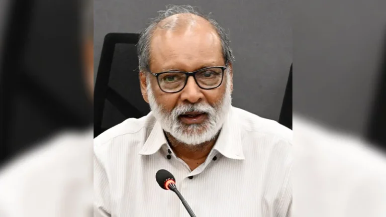 শিল্প খাতের অবস্থা অত্যন্ত ভয়াবহ, মালিকরা দিশেহারা: ড. ইজাজ