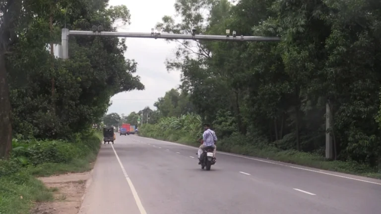 একদিনেই এআই ক্যামেরায় ৪৪৯ মামলা, জরিমানা ১৫ লাখ ৫১ হাজার টাকা