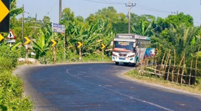 ঢাকা-বরিশাল-কুয়াকাটা মহাসড়কের ৭০ বাঁকে ‘মৃত্যুফাঁদ’
