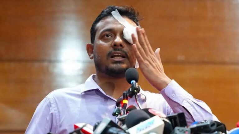 হঠাৎ পাটওয়ারীর চোখে ব্যান্ডেজ কেন?