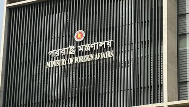 ভয়াবহ বন্যায় নেপালের পাশে বাংলাদেশ, সহায়তায় প্রস্তুত ঢাকা