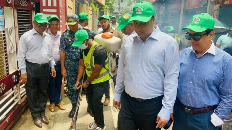 ডেঙ্গু মোকাবিলায় চট্টগ্রামের ৮ ওয়ার্ডে বিশেষ নজরদারি, তদারকিতে ১০ ম্যাজিস্ট্রেট