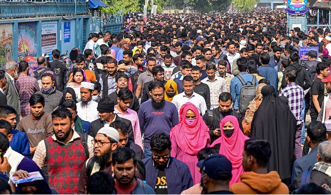 চাকরির লাইনে ২০ হাজার, পদ মাত্র ৩৭৪