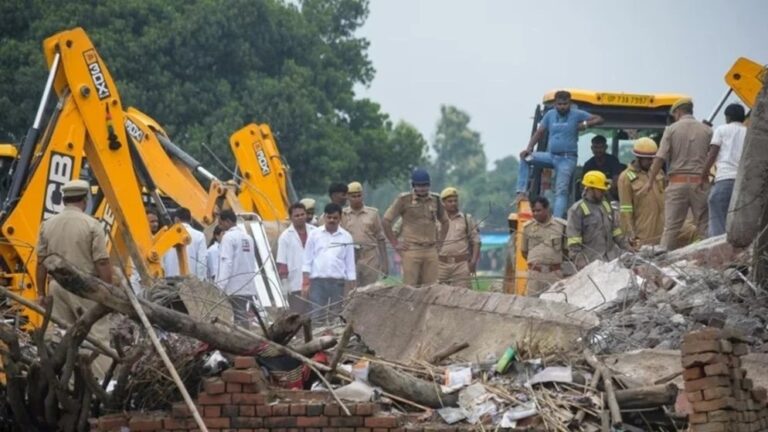 ভারতে আতশবাজির কারখানায় ভয়াবহ বিস্ফোরণে নিহত ১১