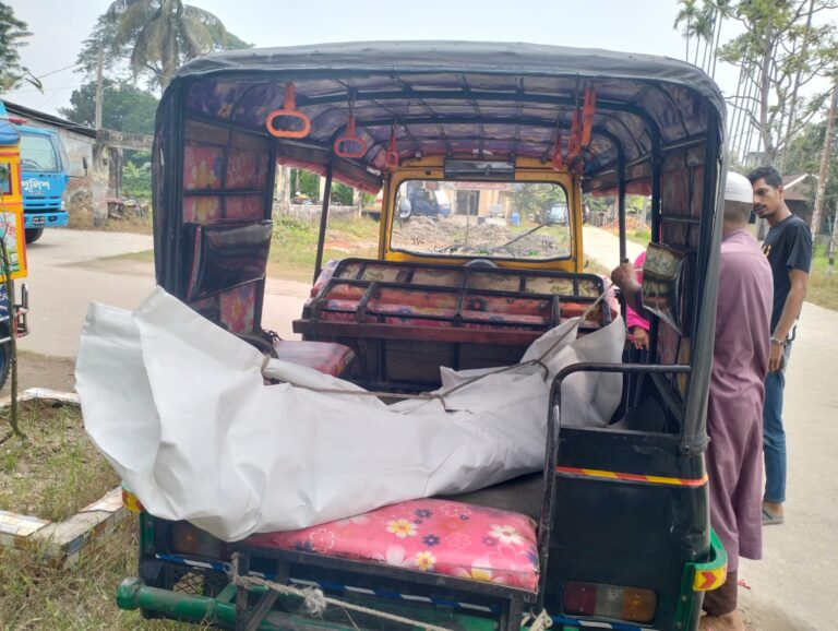 বরিশালে পাওনাদারদের চাঁপ সইতে না পেরে চা দোকানদারের আত্মহত্যা