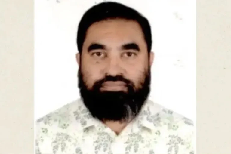 বিআরটিসির নতুন চেয়ারম্যান হলেন তারিকুল ওমর, বদলি হলেন লতিফ মোল্লা