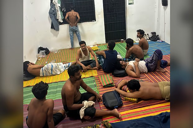স্ক্যাম সেন্টার থেকে পালিয়ে কম্বোডিয়ায় আটক, ৪৭ দিন পর দেশে ফিরলেন ৩০ বাংলাদেশি
