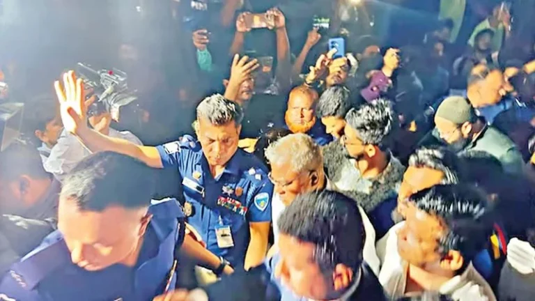 পদত্যাগ করিনি, সুস্থ হয়ে চুয়েটে ফিরব: অবরুদ্ধ থেকে উদ্ধার হওয়া উপাচার্য